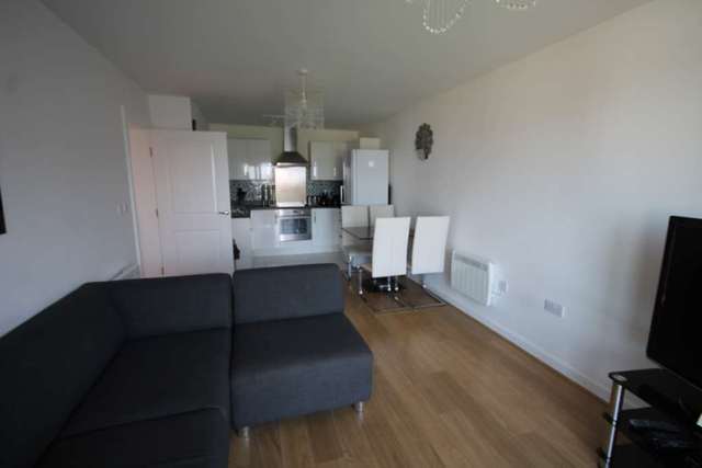  Image of 2 bedroom Apartment to rent in Clydesdale Way Belvedere DA17 at Clydesdale Way  Belvedere, DA17 6FB