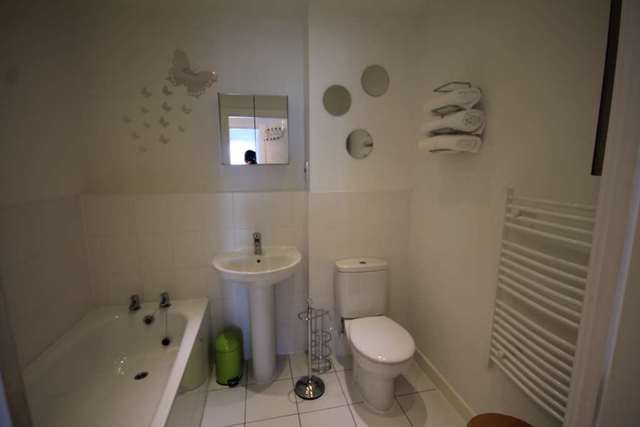  Image of 2 bedroom Apartment to rent in Clydesdale Way Belvedere DA17 at Clydesdale Way  Belvedere, DA17 6FB