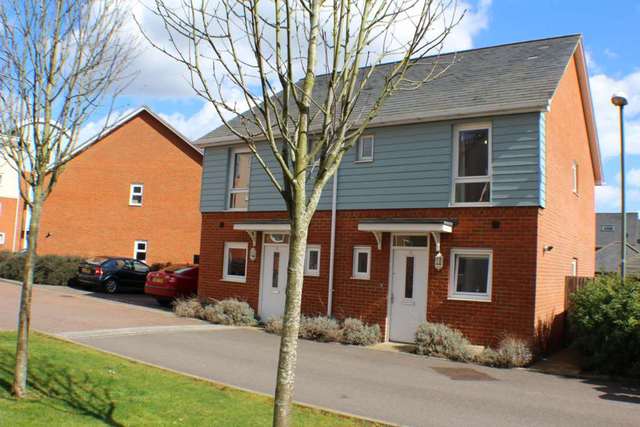  Image of 2 bedroom Semi-Detached house to rent in Goodworth Road Redhill RH1 at Goodworth Road  Redhill, RH1 1TE