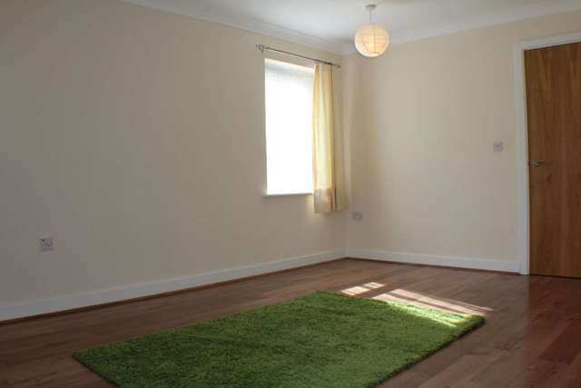  Image of 2 bedroom Semi-Detached house to rent in Goodworth Road Redhill RH1 at Goodworth Road  Redhill, RH1 1TE