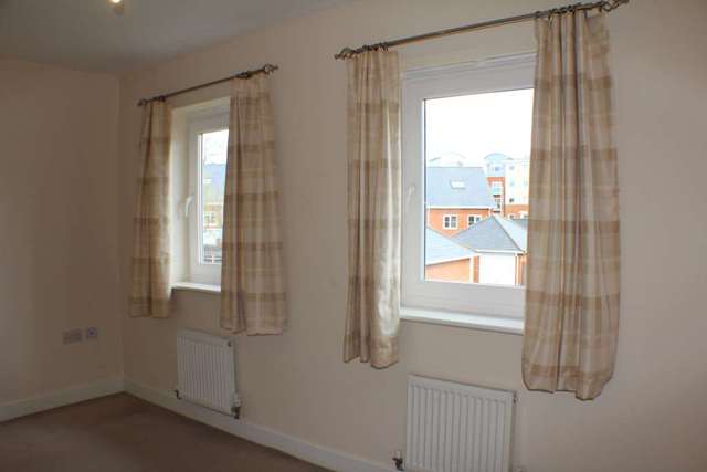  Image of 2 bedroom Semi-Detached house to rent in Goodworth Road Redhill RH1 at Goodworth Road  Redhill, RH1 1TE