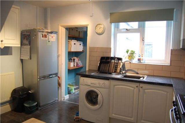  Image of 2 bedroom Terraced house to rent in Hungerford Street Cheltenham GL50 at Gloucestershire, GL50 4HN