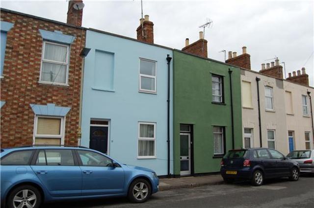  Image of 2 bedroom Terraced house to rent in Hungerford Street Cheltenham GL50 at Gloucestershire, GL50 4HN