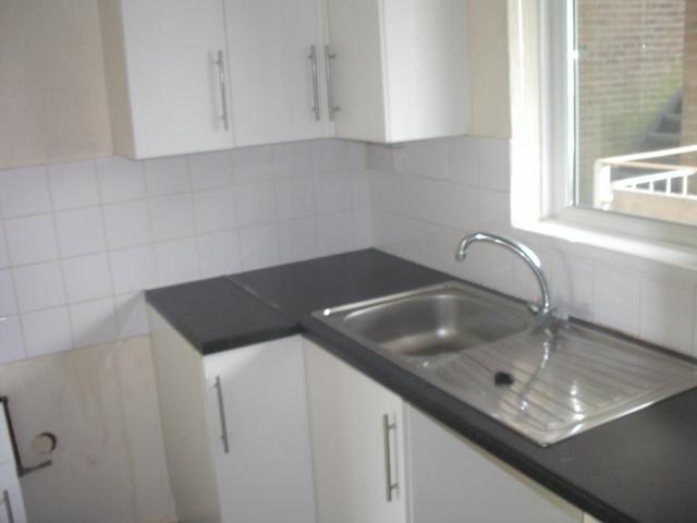  Image of 1 bedroom Flat to rent in Ipswich Close Plymouth PL5 at Whitleigh  PLYMOUTH, PL5 4BW