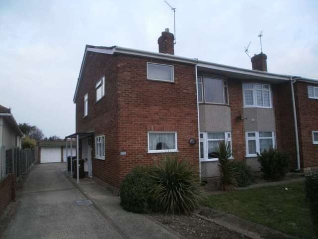  Image of 2 bedroom Flat to rent in Manor Road Dagenham RM10 at Manor Rd  Dagenham, RM10 8AU