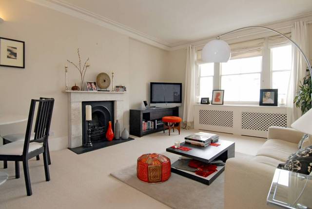  Image of 2 bedroom Flat to rent in Palace Gardens Terrace London W8 at Palace Gardens Terrace  London, W8 4RS