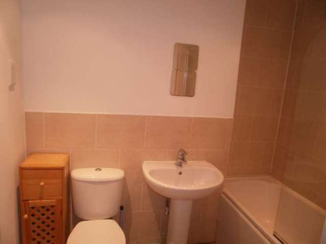  Image of 2 bedroom Flat to rent in St. Mark
