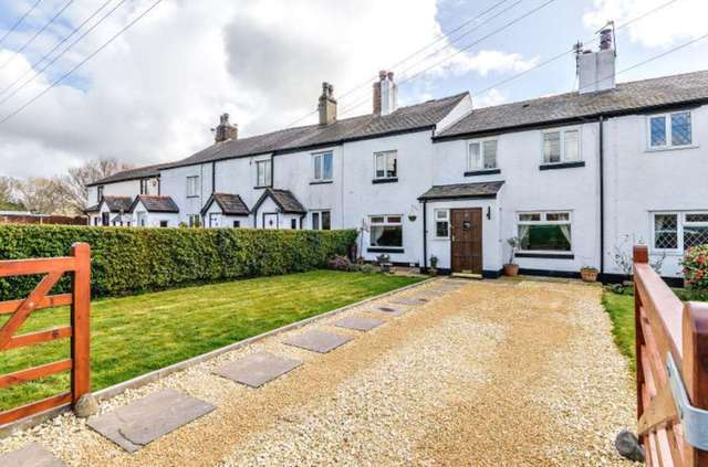  Image of 4 bedroom Cottage for sale in Strike Lane Freckleton Preston PR4 at Strike Lane Freckleton Preston, PR4 1HR