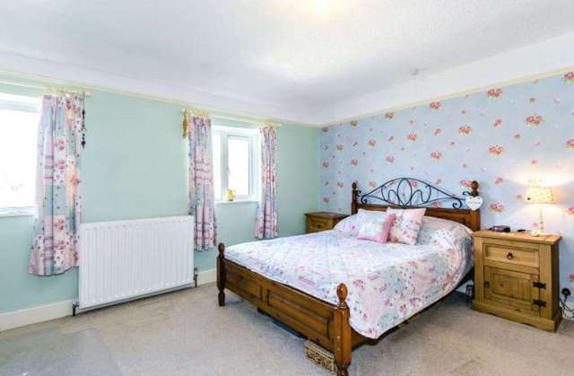  Image of 4 bedroom Cottage for sale in Strike Lane Freckleton Preston PR4 at Strike Lane Freckleton Preston, PR4 1HR