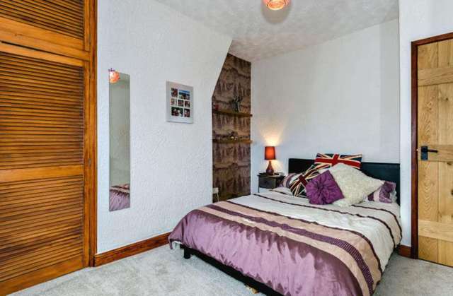  Image of 4 bedroom Cottage for sale in Strike Lane Freckleton Preston PR4 at Strike Lane Freckleton Preston, PR4 1HR