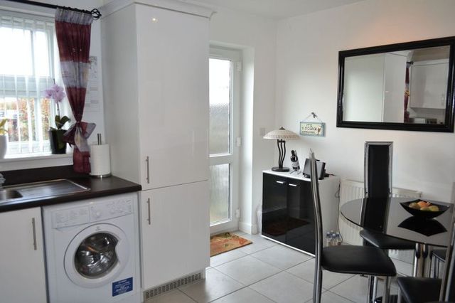  Image of 2 bedroom Terraced house for sale in Fenland Court Barton-upon-Humber DN18 at Fenland Court  Barton-Upon-Humber, DN18 5JB