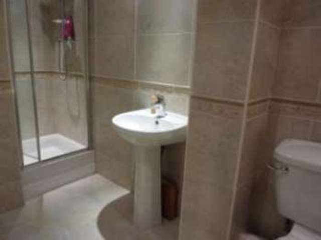  Image of 2 bedroom Flat for sale in Sandecotes Road Parkstone Poole BH14 at 20 Sandecotes Road Poole Lilliput, BH14 8NX
