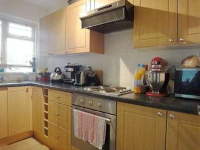  Image of 2 bedroom Property to rent in Roseland Crescent Exeter EX1 at Roseland Crescent Heavitree Exeter, EX1 2TJ