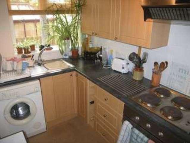  Image of 2 bedroom Property to rent in Roseland Crescent Exeter EX1 at Roseland Crescent Heavitree Exeter, EX1 2TJ