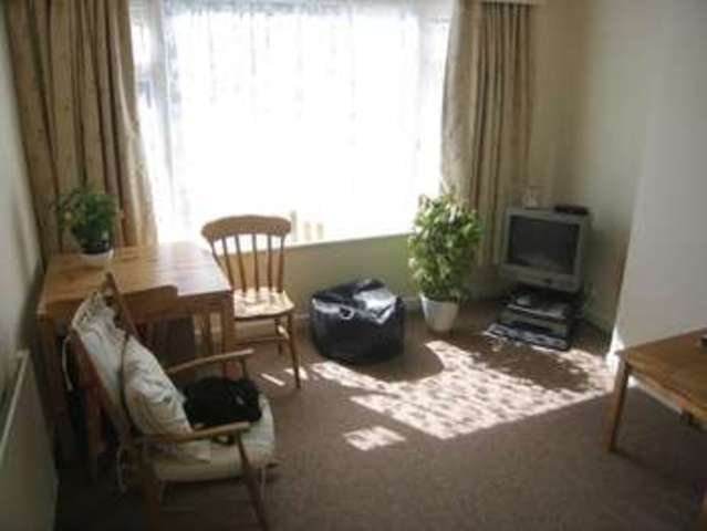  Image of 2 bedroom Property to rent in Roseland Crescent Exeter EX1 at Roseland Crescent Heavitree Exeter, EX1 2TJ