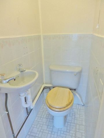  Image of 3 bedroom Terraced house for sale in Sunnyside Court Alloa FK10 at Sunnyside Court  Alloa, FK10 2AG