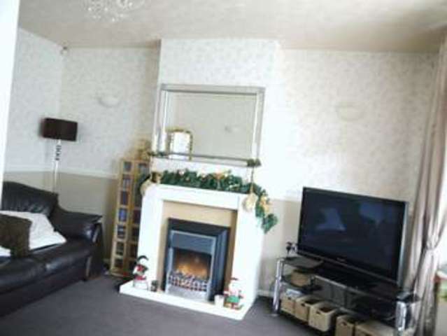  Image of 3 bedroom Semi-Detached house to rent in Orchard Grove Greengates Bradford BD10 at Orchard Grove  Thorpe Edge, BD10 9BX
