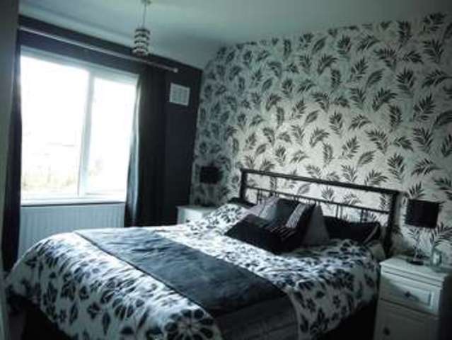  Image of 3 bedroom Semi-Detached house to rent in Orchard Grove Greengates Bradford BD10 at Orchard Grove  Thorpe Edge, BD10 9BX