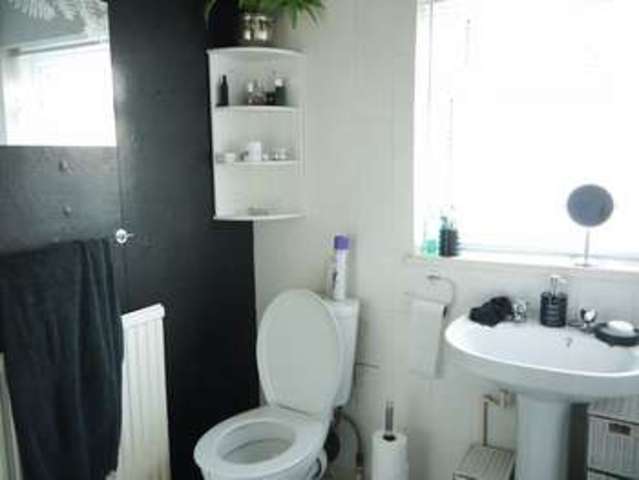  Image of 3 bedroom Semi-Detached house to rent in Orchard Grove Greengates Bradford BD10 at Orchard Grove  Thorpe Edge, BD10 9BX