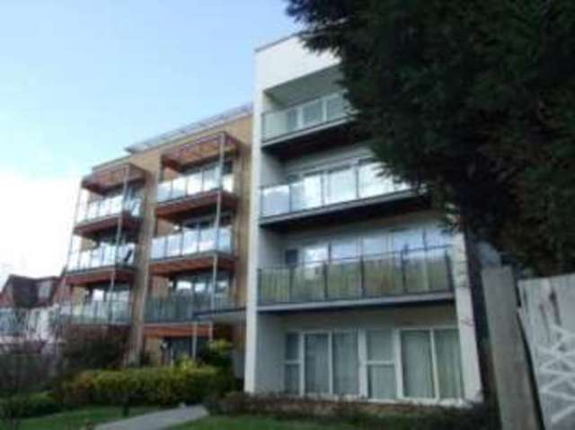  Image of 2 bedroom Flat for sale in Southchurch Road Southend-on-Sea SS1 at 343 Southchurch Road Southend-on-Sea Southend-on-Sea, SS1 2PE