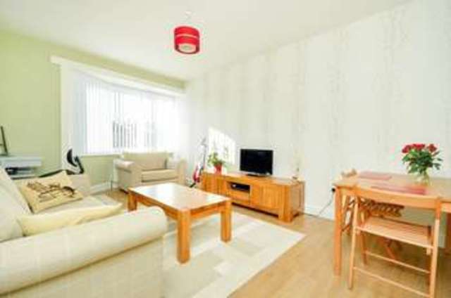  Image of 2 bedroom Flat for sale in Colinton Mains Road Edinburgh EH13 at Colinton Mains Road Colinton Mains Edinburgh, EH13 9DL