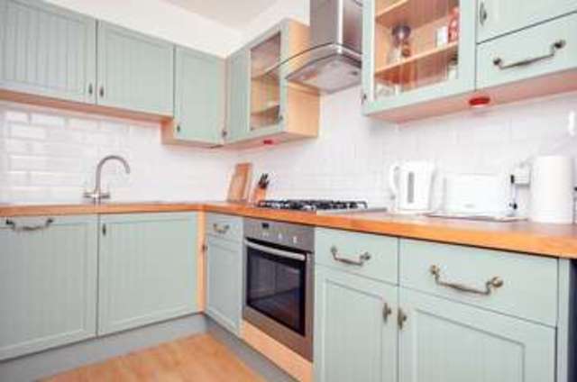  Image of 2 bedroom Flat for sale in Colinton Mains Road Edinburgh EH13 at Colinton Mains Road Colinton Mains Edinburgh, EH13 9DL