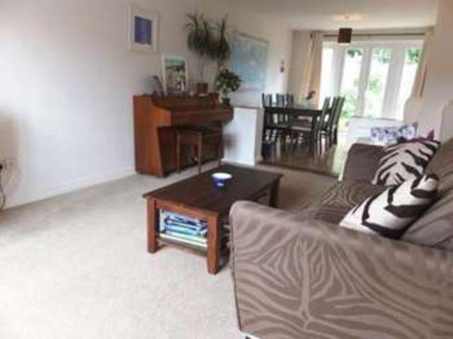  Image of 3 bedroom Detached house to rent in Marines Drive Faringdon SN7 at Marines Drive  FARINGDON, SN7 7UG
