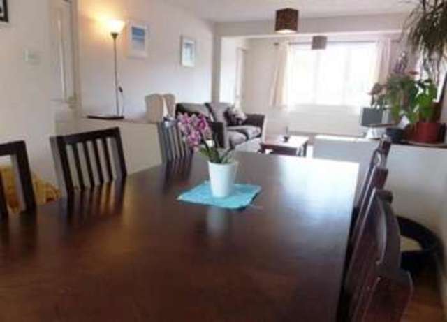  Image of 3 bedroom Detached house to rent in Marines Drive Faringdon SN7 at Marines Drive  FARINGDON, SN7 7UG