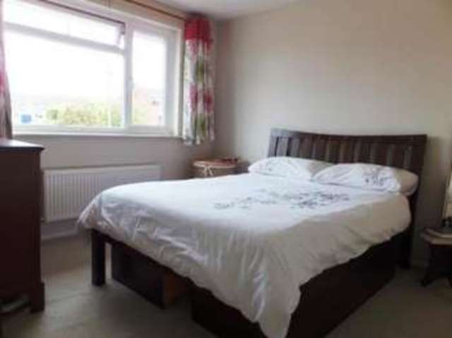  Image of 3 bedroom Detached house to rent in Marines Drive Faringdon SN7 at Marines Drive  FARINGDON, SN7 7UG