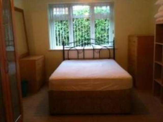  Image of 2 bedroom Flat for sale in Parkstone Poole BH14 at 9 Penn Hill Avenue Poole Lilliput, BH14 9LU