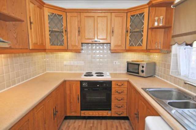  Image of 1 bedroom Apartment to rent in Alexandra Court Brighton Road Crawley RH10 at Alexandra Court, Brighton Road Southgate Crawley, RH10 6AH