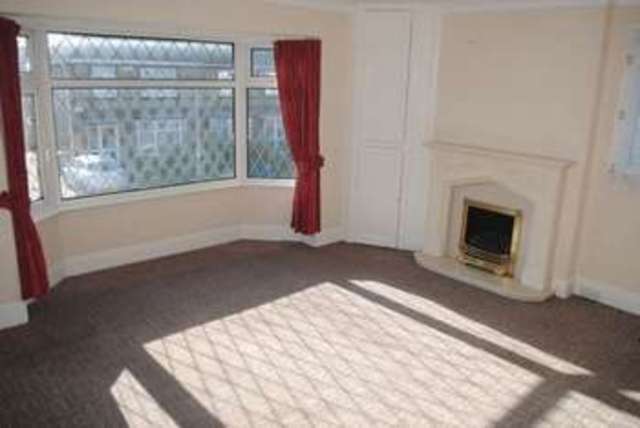 Image of 1 bedroom Flat for sale in Ashtree Avenue Grimsby DN34 at Ashtree Avenue  Grimsby, DN34 4RA