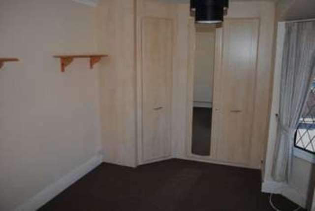  Image of 1 bedroom Flat for sale in Ashtree Avenue Grimsby DN34 at Ashtree Avenue  Grimsby, DN34 4RA