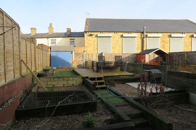  Image of 3 bedroom Terraced house for sale in Back Green Churwell Morley Leeds LS27 at Back Green Morley Leeds, LS27 7TE