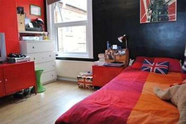  Image of 3 bedroom Flat for sale in Badlis Road London E17 at Badlis Road  London, E17 5LG