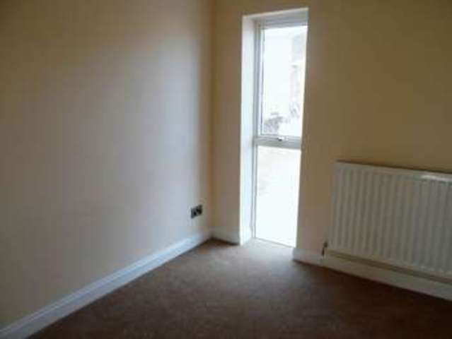  Image of 3 bedroom Flat to rent in Bamburgh Close Washington NE38 at Bamburgh Close Oxclose Washington, NE38 0HR