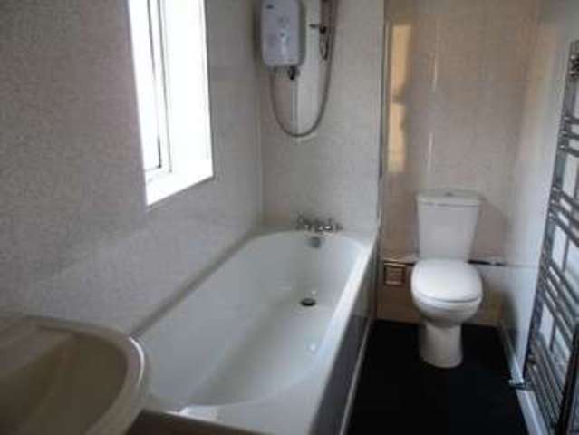  Image of 3 bedroom Flat to rent in Bamburgh Close Washington NE38 at Bamburgh Close Oxclose Washington, NE38 0HR