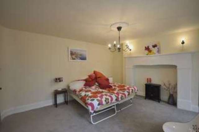  Image of 1 bedroom Flat to rent in Bath Road Leckhampton Cheltenham GL53 at Bath Road  Cheltenham, GL53 7HG