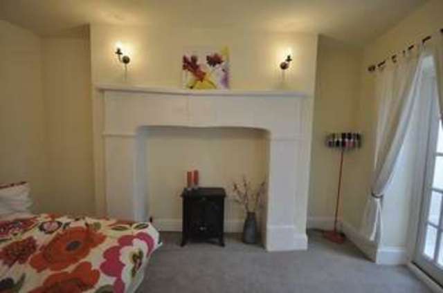  Image of 1 bedroom Flat to rent in Bath Road Leckhampton Cheltenham GL53 at Bath Road  Cheltenham, GL53 7HG