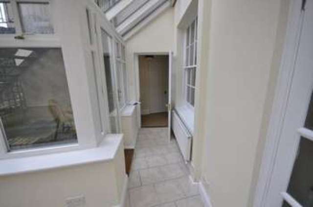  Image of 1 bedroom Flat to rent in Bath Road Leckhampton Cheltenham GL53 at Bath Road  Cheltenham, GL53 7HG