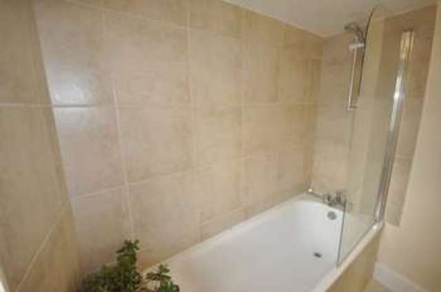  Image of 1 bedroom Flat to rent in Bath Road Leckhampton Cheltenham GL53 at Bath Road  Cheltenham, GL53 7HG