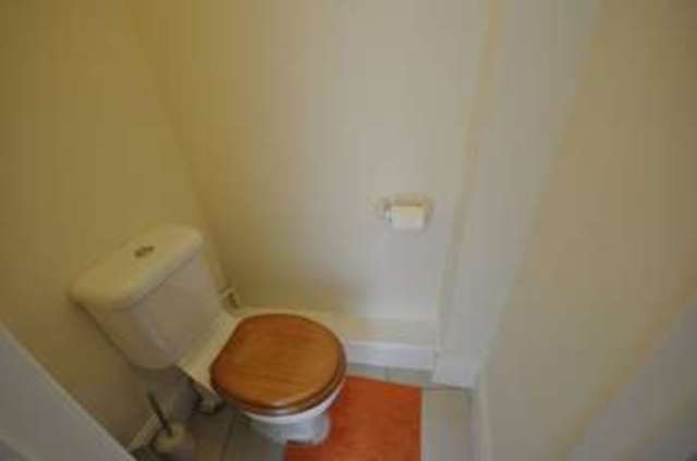  Image of 1 bedroom Flat to rent in Bath Road Leckhampton Cheltenham GL53 at Bath Road  Cheltenham, GL53 7HG