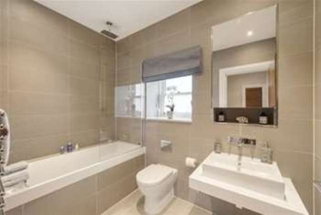  Image of 4 bedroom Detached house to rent in Battersea Park Road London SW11 at London, SW11 4NB
