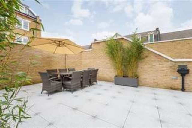  Image of 4 bedroom Detached house to rent in Battersea Park Road London SW11 at London, SW11 4NB