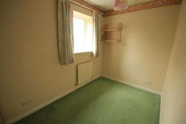  Image of 4 bedroom Detached house to rent in Beaconsfield Way Earley Reading RG6 at Earley  Reading, RG6 5UX
