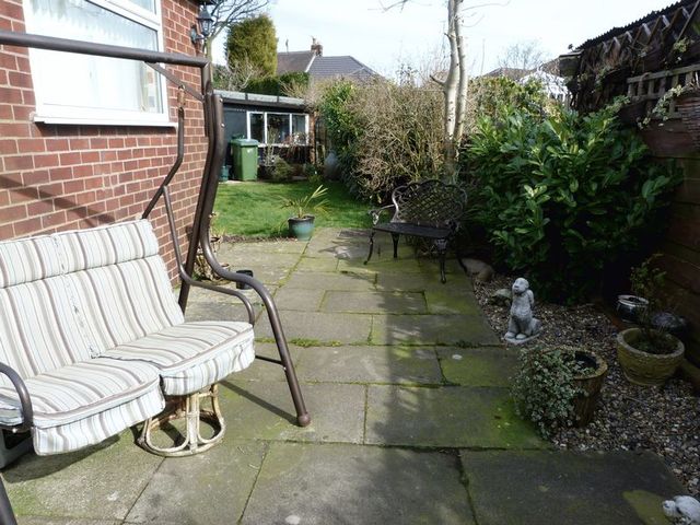  Image of 2 bedroom Detached house for sale in Bedford Avenue Shaw Oldham OL2 at Bedford Avenue Shaw Oldham, OL2 7DW