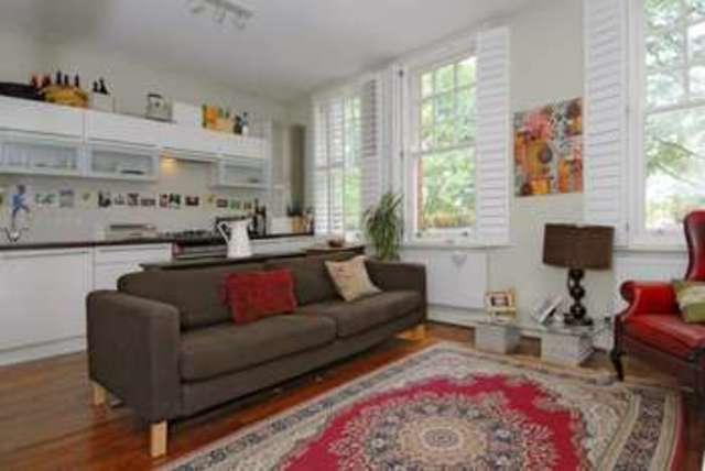  Image of 1 bedroom Flat to rent in Bedford Hill London SW12 at Bedford Hill  London, SW12 9HW