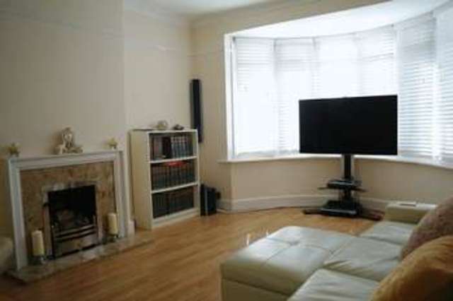 Image of 3 bedroom Detached house for sale in Beech Avenue Enfield EN2 at Beech Avenue  Enfield, EN2 9DB