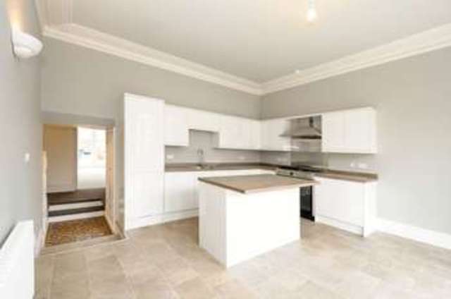  Image of 4 bedroom Flat for sale in Belvedere Road Redland Bristol BS6 at Belvedere Road Redland Bristol, BS6 7JG