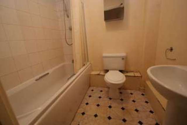  Image of 2 bedroom Flat for sale in Bentall Place Andover SP10 at Bentall Place  Andover, SP10 2JA